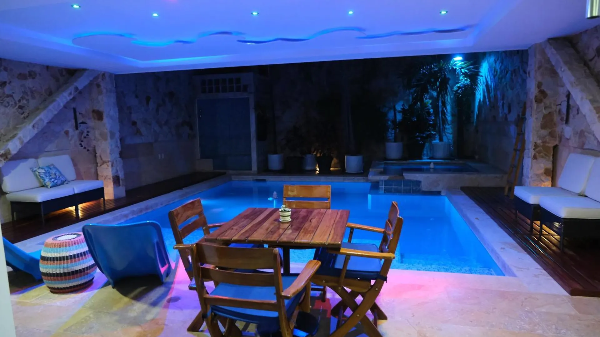 Drb Suites Cali
