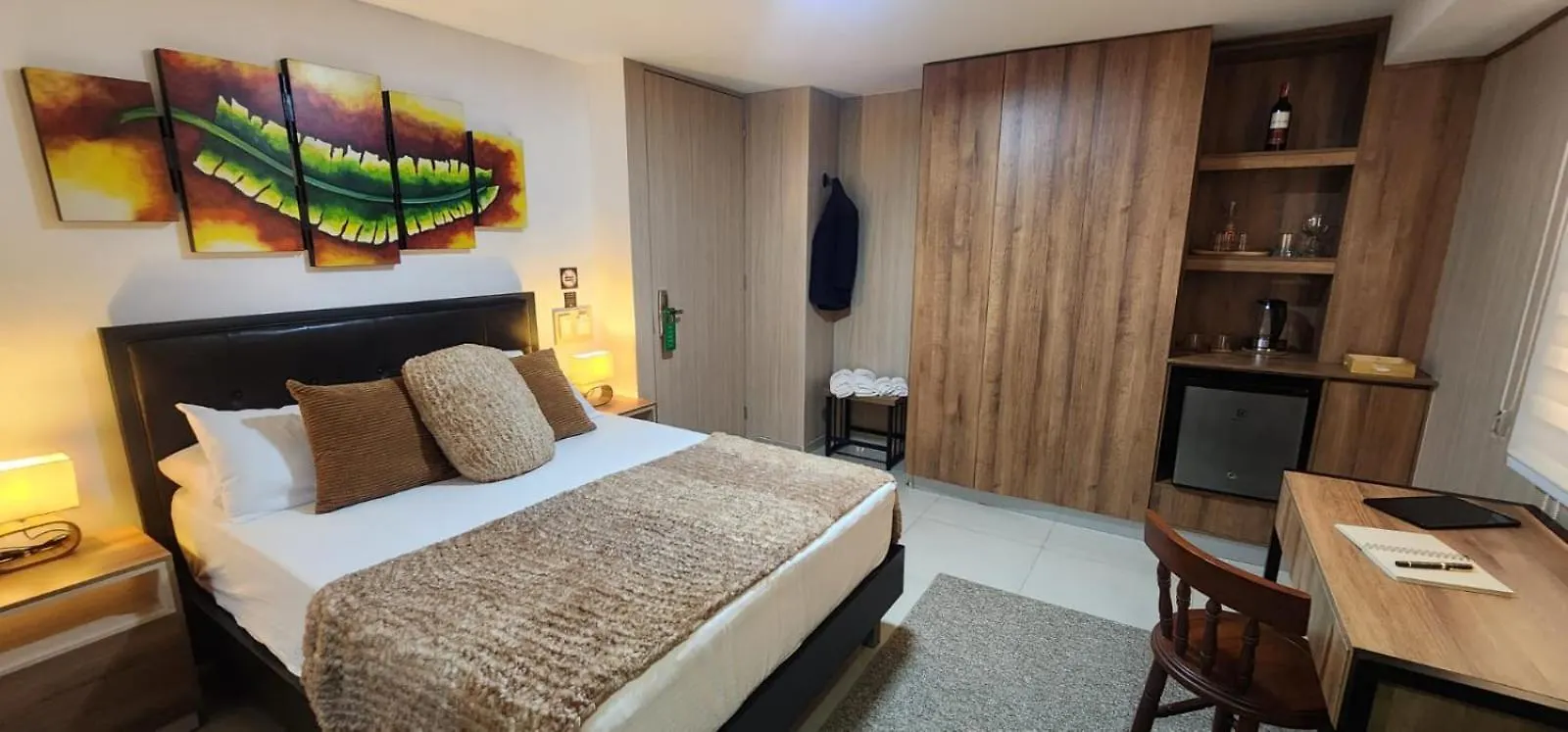 Drb Suites Cali 4*,